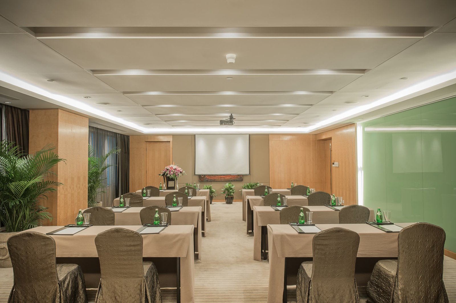 蓝宝石厅 Sapphire Room